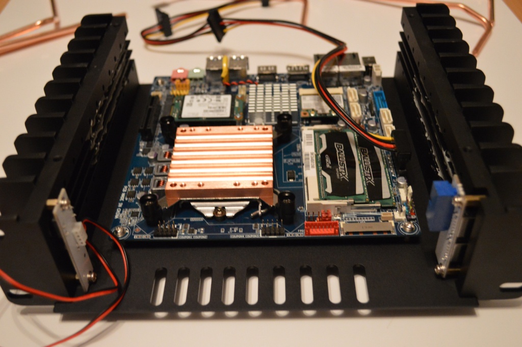 HDPLEX H1.S fanless ITX case with Gigabyte GA-Q87TN and Intel 4130T