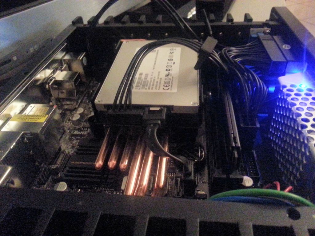 H1.S fanless PC case with ASRock B85M ITX From Hardware.fr