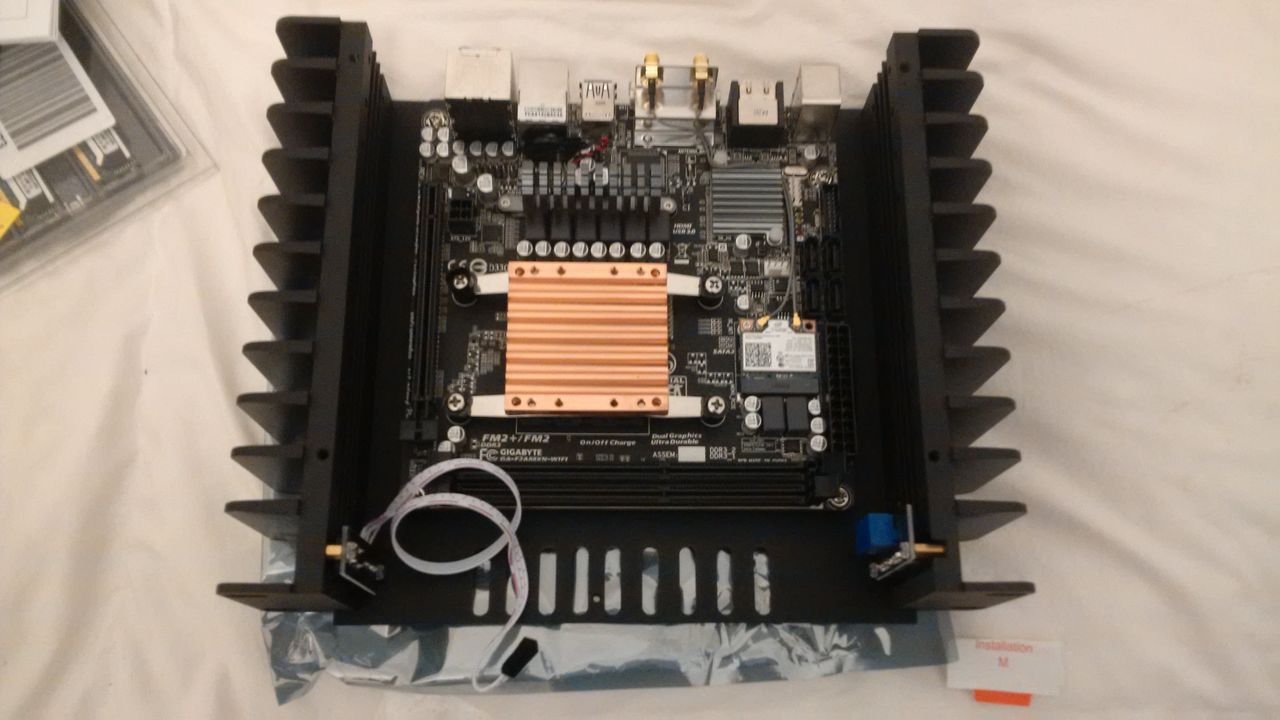 H1.S Fanless Case with AMD FM2+ Build from Italy